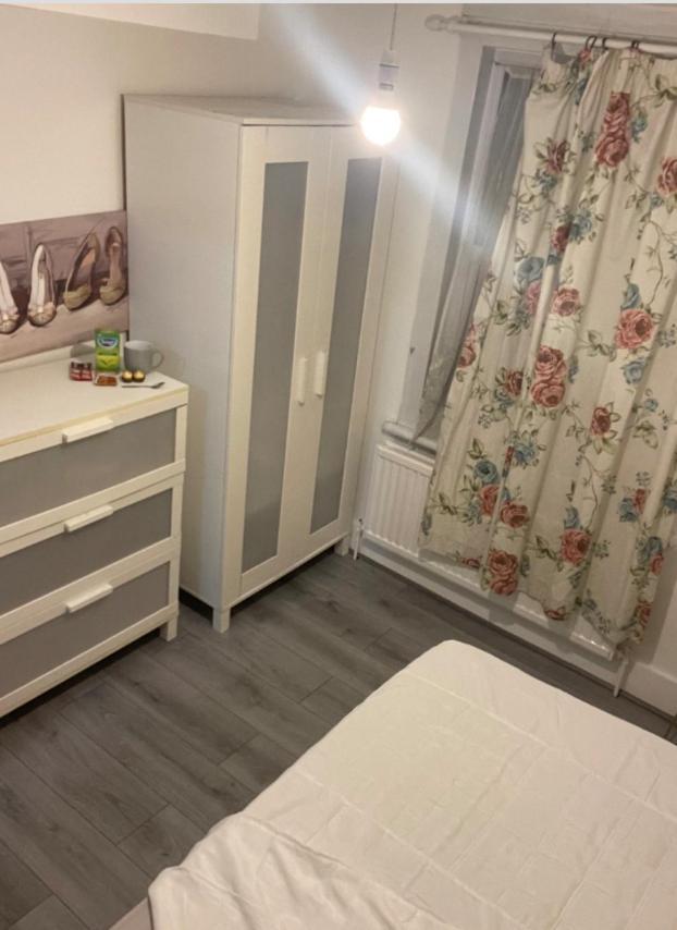 Cozy Rooms 25 Min Liverpool Street London Eksteriør billede